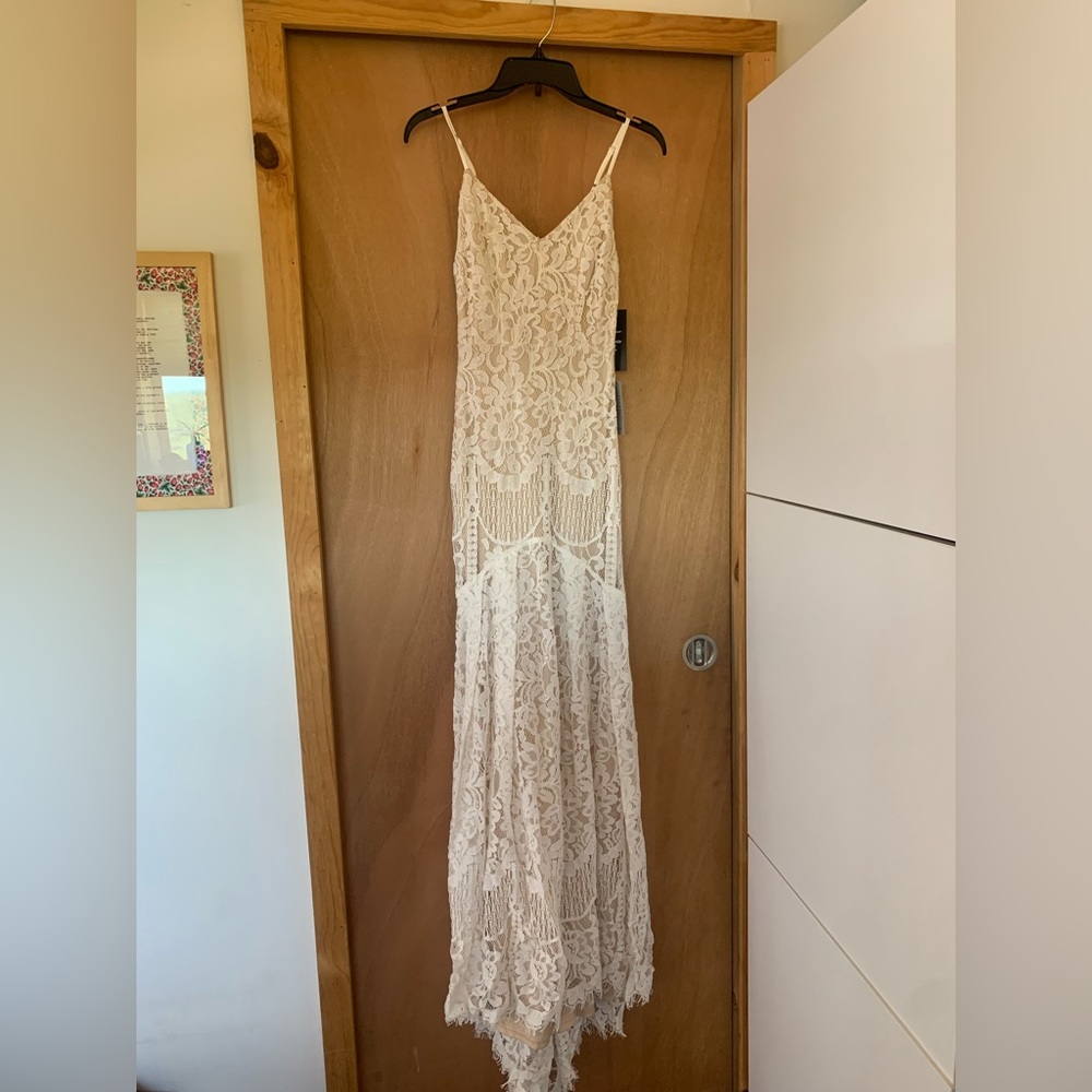 Flynn White Lace Maxi Dress | XS, NWT | Wedding, Bridal, Boho, Floral, Mermaid - Picture 8 of 15